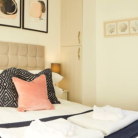 Sea View Serenity Breath Taking Sea View Sleeps 4 斯卡伯勒 外观 照片